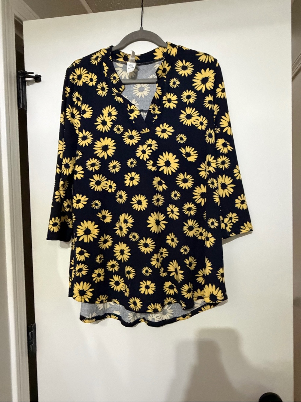 HoneyMe Ladies Black Floral Tunic Top with Yellow Daisy Print